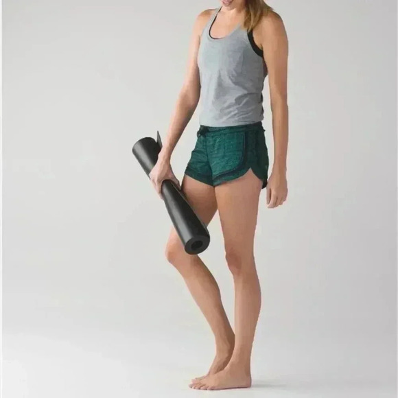 Lululemon Make A Move Short (3")Mini Trax Hunter Green Black / Black Size 4 - Picture 3 of 7